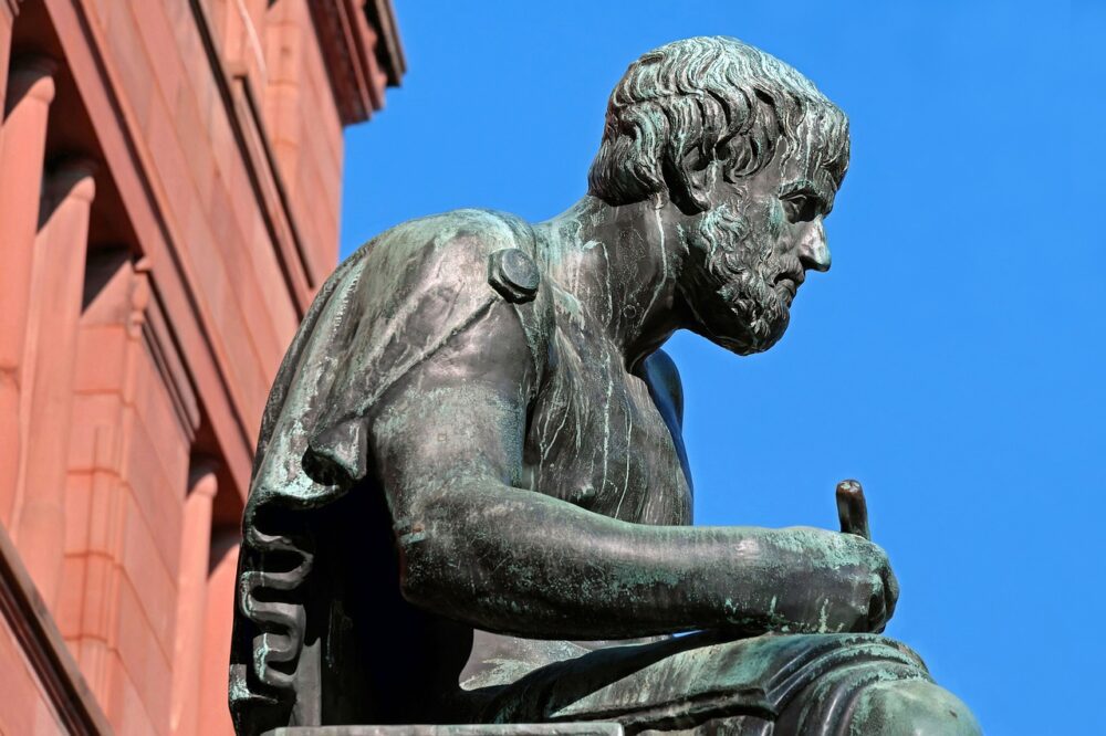 Escultura, Bronze de aristoteles, nos relembrando da eudaimonia.
